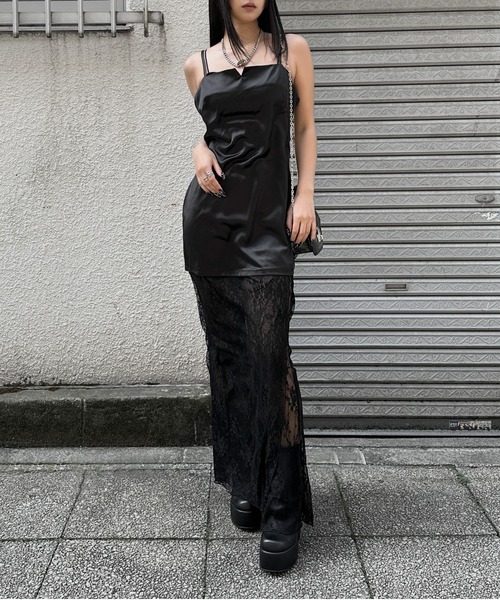 LVEU.(ラブユ.)の「【LVEU.】レース切り替えキャミワンピース / ワンピース ワンピ キャミワンピ サテン ロング レース シースルー シアー レイヤード スリット ストレート ブラック(ワンピース・レディース・ブラック・FREE)」の4枚目の写真