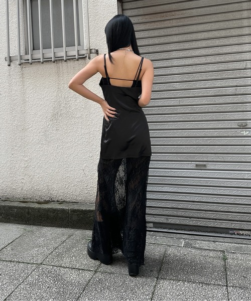 LVEU.(ラブユ.)の「【LVEU.】レース切り替えキャミワンピース / ワンピース ワンピ キャミワンピ サテン ロング レース シースルー シアー レイヤード スリット ストレート ブラック(ワンピース・レディース・ブラック・FREE)」の6枚目の写真