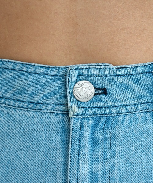 ROXY(ロキシー)の「ESCAPE/ロキシーカットオフデニムスカート(スカート・レディース・ブルー/ブラック・SMALL/MEDIUM/LARGE)」の17枚目の写真