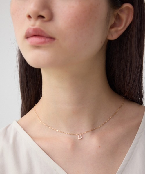 AZUL by moussy（アズールバイマウジー）の「ラインストーンホースシューモチーフネックレス（ネックレス・レディース・ゴールド系その他/シルバー・FREE）」の2枚目の写真