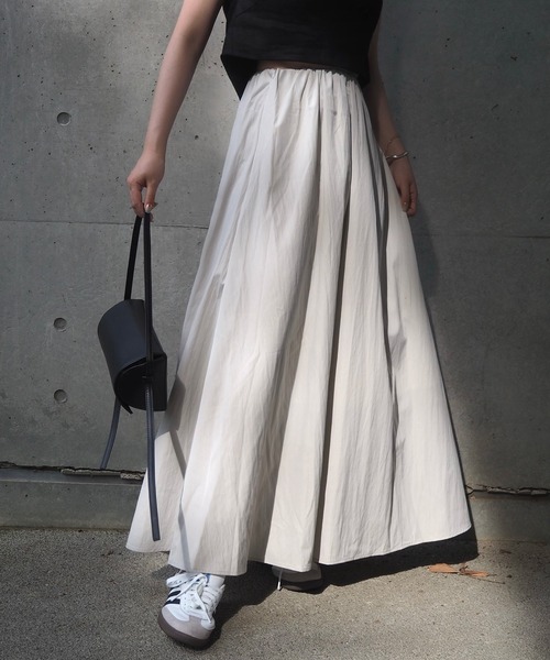 LAULEN（ローレン）の「gather long flare skirt / ギャザー フレア ロング スカート（スカート・レディース・ホワイト/ライトグレー/ブルー/ブラック・FREE）」の18枚目の写真