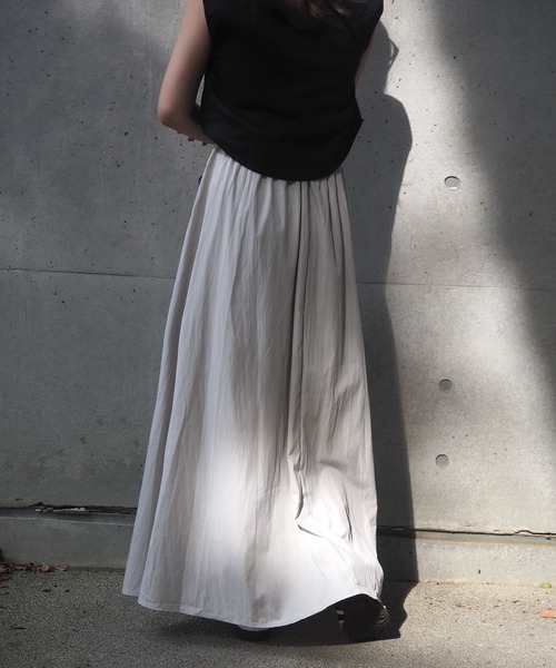 LAULEN（ローレン）の「gather long flare skirt / ギャザー フレア ロング スカート（スカート・レディース・ホワイト/ライトグレー/ブルー/ブラック・FREE）」の19枚目の写真