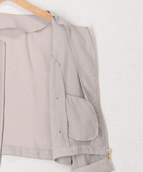 MICO COULIER（ミコクリエ）の「ポリワッシャーカルゼZIPアップジャケット（ブルゾン・レディース・オフホワイト/チャコールグレー/ベージュ・38）」の5枚目の写真