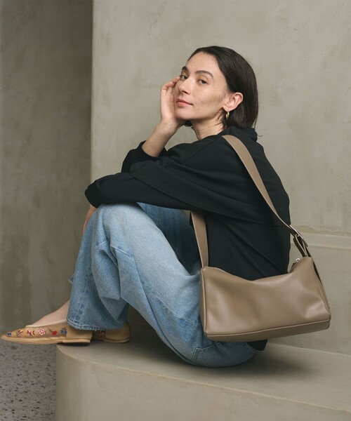 スクエア ビッグバックル ショルダーバッグ（ショルダーバッグ