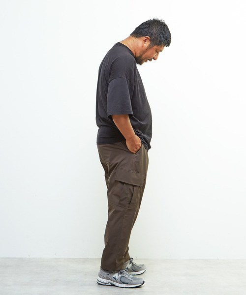 MEN'S MELROSE(メンズメルローズ)の「《WEB限定》【全6サイズ展開】クールエアストレッチテーパードカーゴパンツ(カーゴパンツ・メンズ・ブラック/カーキ・2/4/6/3/5/7)」の16枚目の写真