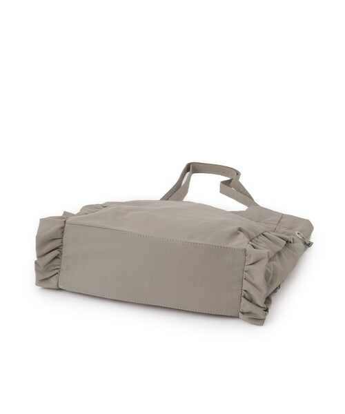 SHOO・LA・RUE（シューラルー）の「【撥水/A4】大人も持てる フリル巾着トートバッグ（トートバッグ・レディース・ブラック/グレー/ブルー・00）」の15枚目の写真