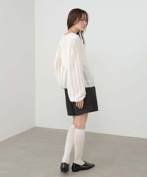 Bab（バブ）の「フロントねじりシャギーブラウス（シャツ/ブラウス・レディース・アイボリー/ブラック・M）」の9枚目の写真