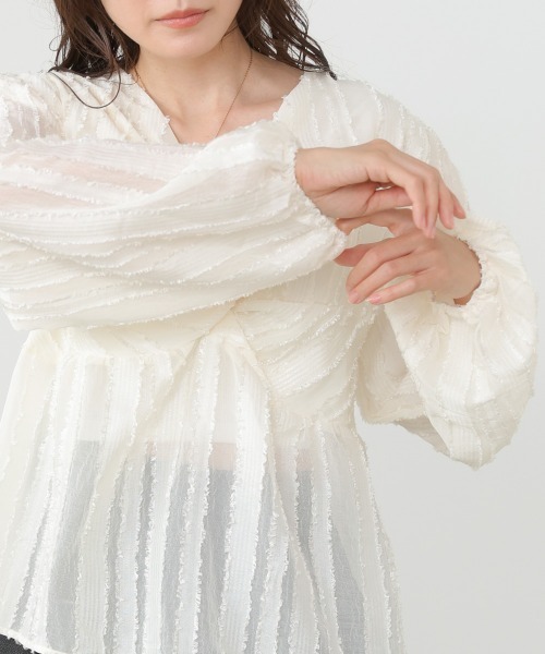Bab（バブ）の「フロントねじりシャギーブラウス（シャツ/ブラウス・レディース・アイボリー/ブラック・M）」の10枚目の写真