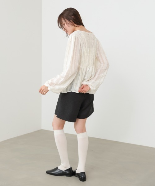 Bab（バブ）の「フロントねじりシャギーブラウス（シャツ/ブラウス・レディース・アイボリー/ブラック・M）」の11枚目の写真
