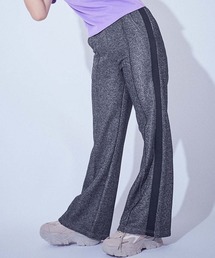 chum by devirock（チュムバイデビロック）の「【chum】キラッとラメ すらっと脚長 フレアパンツ（その他パンツ）」