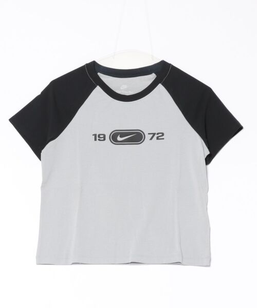 NIKE(ナイキ)の「《NIKEアパレル》ASWNSWNKCHLLKNTTEERGLN(Tシャツ/カットソー・レディース・ベージュ系その他/スモークグレー/ベージュ系その他2・S/M/L/XL)」の2枚目の写真