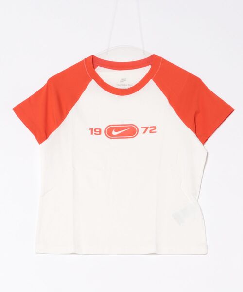 NIKE(ナイキ)の「《NIKEアパレル》ASWNSWNKCHLLKNTTEERGLN(Tシャツ/カットソー・レディース・ベージュ系その他/スモークグレー/ベージュ系その他2・S/M/L/XL)」の1枚目の写真