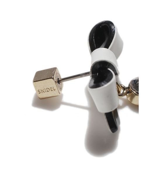 SNIDEL（スナイデル）の「モチーフピアス（ピアス（両耳用）・レディース・クリア/ホワイト/レッド・F）」の6枚目の写真