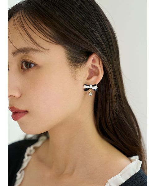 SNIDEL（スナイデル）の「モチーフピアス（ピアス（両耳用）・レディース・クリア/ホワイト/レッド・F）」の10枚目の写真