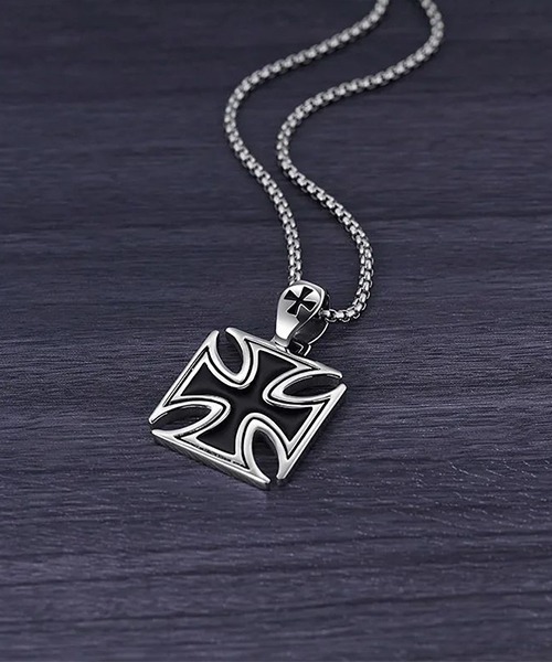 World Is Over シルバー クロスネックレス silver-crown-cross-necklace03.