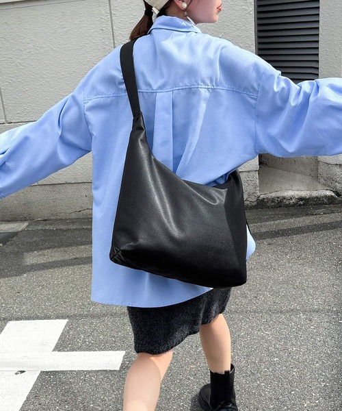Fashion Letter（ファッションレター）の「肩が痛くなりにくい フェイクレザーワンショルダーバッグ（ショルダーバッグ・レディース・モカ/ダークグレー/ブルー/ブラック・FREE）」の2枚目の写真