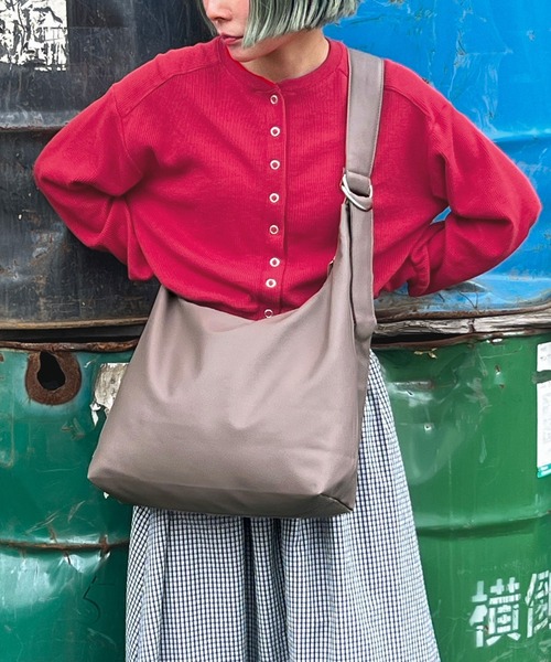 Fashion Letter（ファッションレター）の「肩が痛くなりにくい フェイクレザーワンショルダーバッグ（ショルダーバッグ・レディース・モカ/ダークグレー/ブルー/ブラック・FREE）」の16枚目の写真