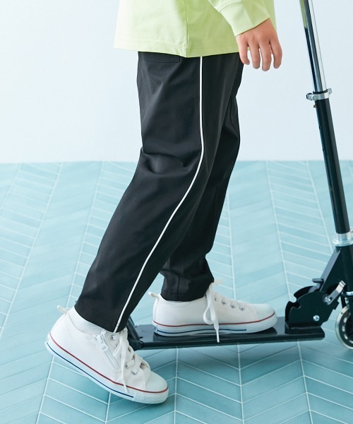 devirock(デビロック)の「【イージーウォッシュ】乾燥機OK マチ付き テーパードパンツ(その他パンツ・キッズ・ブラック/オリーブ系/パープル系/ベージュ系/グリーン系/チャコール/ブルー系/ダークブラウン/ブラック系・100cm/110cm/120cm/130cm/140cm/150cm/160cm)」の2枚目の写真