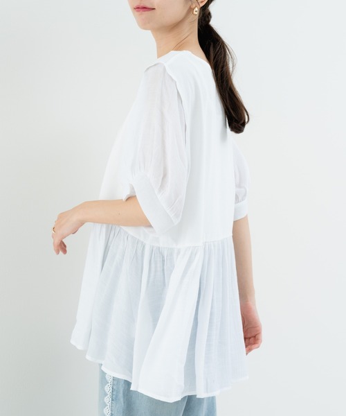 refinedworks(リファインドワークス)の「【refinedworks】トレンドデザイン!異素材切替プルオーバー(Tシャツ/カットソー・レディース・ホワイト/ブラウン/チャコールグレー・FREE)」の2枚目の写真