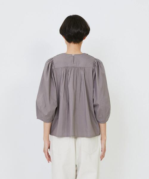 LOISIR（ロワズィール）の「インドコットンポプリンハンドスモッキングブラウス（シャツ/ブラウス・レディース・モカ/ブラック・FREE）」の4枚目の写真