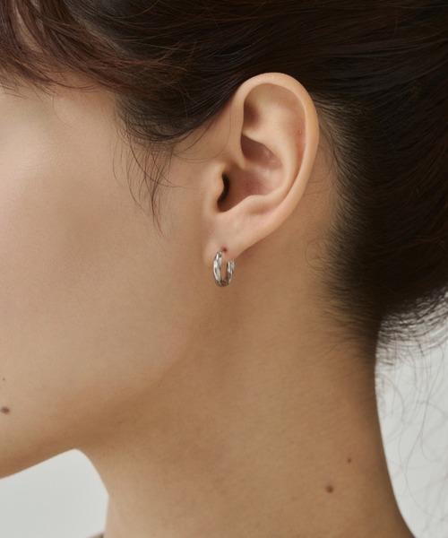 ciite' surgical stainless(シーテサージカルステンレス)の「【 金属アレルギー対応 】ツイスト ミニフープピアス サージカルステンレス(両耳用)(ピアス(両耳用)・レディース・ゴールド/シルバー・FREE)」の13枚目の写真