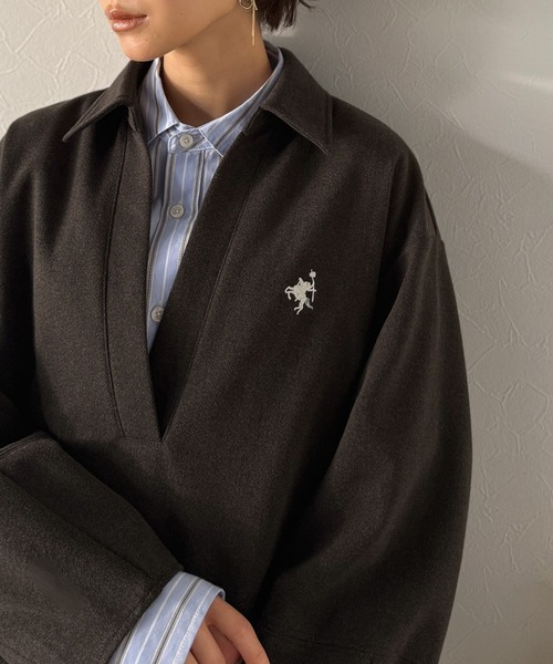 Classical Evon(クラシカルエヴォン)の「【Classical Evon】優しく上品見え。圧縮ニット襟付きキーネックプルオーバー(Tシャツ/カットソー・レディース・ベージュ/チャコール/ブラウン・LARGE/MEDIUM/SMALL/X-LARGE)」の10枚目の写真