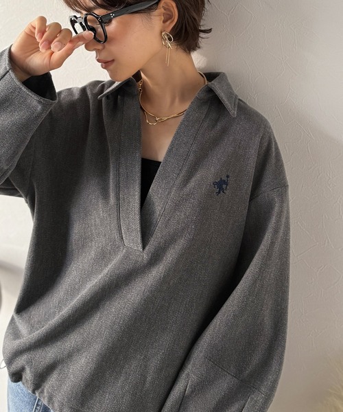 Classical Evon(クラシカルエヴォン)の「【Classical Evon】優しく上品見え。圧縮ニット襟付きキーネックプルオーバー(Tシャツ/カットソー・レディース・ベージュ/チャコール/ブラウン・LARGE/MEDIUM/SMALL/X-LARGE)」の4枚目の写真