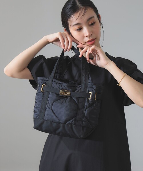 sita parantica(シータパランティカ)の「sita parantica / ナイロン キルト トートバッグ S(トートバッグ・レディース・ブラック/ベージュ・ONE SIZE)」の3枚目の写真