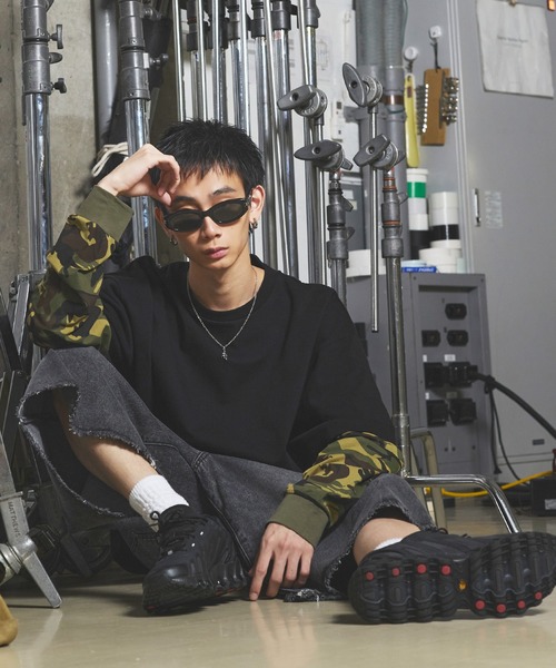 MSG(エムエスジー)の「ヘビーウエイトフェイクレイヤードロンT カモフラージュ柄 ボーダー【UNISEX】(Tシャツ/カットソー・メンズ・ブラック×ブラック/ブラック×レッド/ホワイト系/ブラック系・XL/L/M/S)」の5枚目の写真