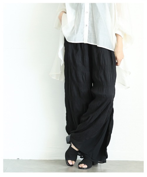 Sawa a la mode(サワアラモード)の「サイドスリット入りシフォンレイヤードギャザーワイドパンツ(その他パンツ・レディース・ブラック・FREE)」の10枚目の写真