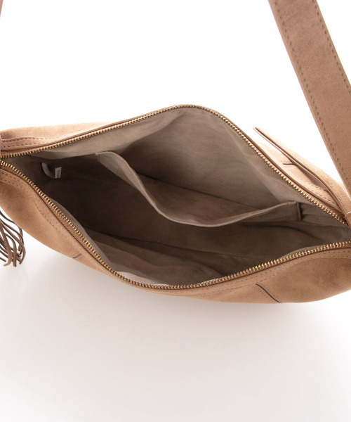 cache cache(カシュ カシュ)の「カシュカシュ cachecache / スエードフリンジ引手ショルダー(ショルダーバッグ・レディース・ブラック/ベージュ/キャメル・FREE)」の19枚目の写真