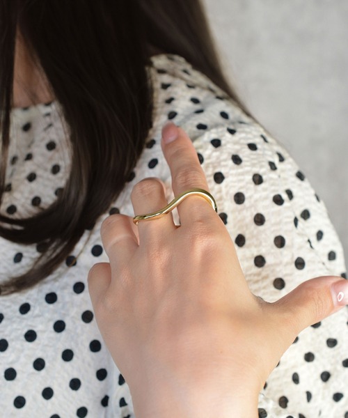 BROTHERHOOD(ブラザーフッド)の「【earyear】Wavy Mirage Double Finger Ring(リング・レディース・ゴールド・FREE)」の9枚目の写真