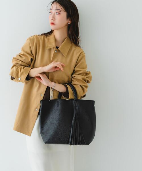 RODE SKO（ロデスコ）の「タッセル軽量2WAYシンプルトートバッグ（トートバッグ・レディース・ブラック/シルバー/ゴールド/ホワイト系その他/グレー系その他/ブラウン系その他/パープル系その他・ONE）」の20枚目の写真