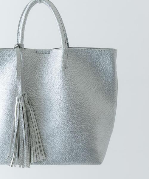 RODE SKO（ロデスコ）の「タッセル軽量2WAYシンプルトートバッグ（トートバッグ・レディース・ブラック/シルバー/ゴールド/ホワイト系その他/グレー系その他/ブラウン系その他/パープル系その他・ONE）」の12枚目の写真