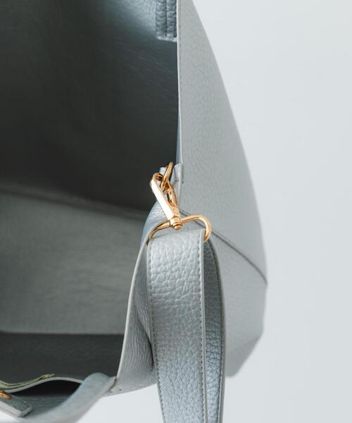 RODE SKO（ロデスコ）の「タッセル軽量2WAYシンプルトートバッグ（トートバッグ・レディース・ブラック/シルバー/ゴールド/ホワイト系その他/グレー系その他/ブラウン系その他/パープル系その他・ONE）」の11枚目の写真