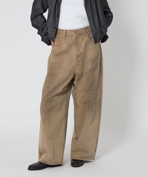ASTRAET(アストラット)の「<ASTRAET>BIG バルーン カラーデニムパンツ UNISEX(デニムパンツ・レディース・ダークグレー/ベージュ・0/1/00/3)」の2枚目の写真