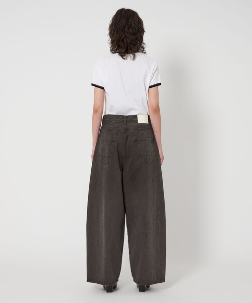 ASTRAET(アストラット)の「<ASTRAET>BIG バルーン カラーデニムパンツ UNISEX(デニムパンツ・レディース・ダークグレー/ベージュ・0/1/00/3)」の7枚目の写真