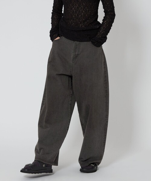 ASTRAET(アストラット)の「<ASTRAET>BIG バルーン カラーデニムパンツ UNISEX(デニムパンツ・レディース・ダークグレー/ベージュ・0/1/00/3)」の8枚目の写真