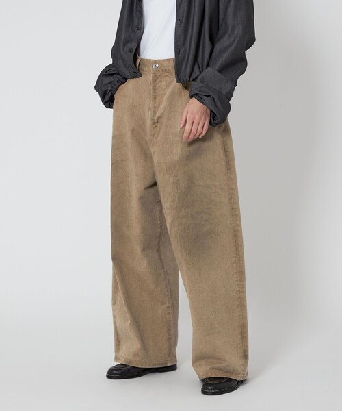 ASTRAET(アストラット)の「<ASTRAET>BIG バルーン カラーデニムパンツ UNISEX(デニムパンツ・レディース・ダークグレー/ベージュ・0/1/00/3)」の11枚目の写真