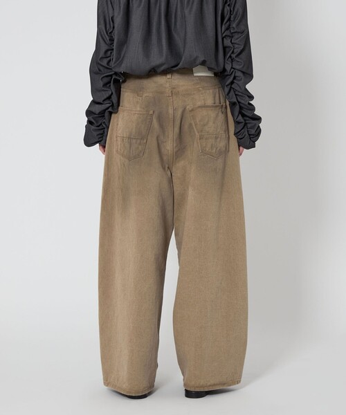 ASTRAET(アストラット)の「<ASTRAET>BIG バルーン カラーデニムパンツ UNISEX(デニムパンツ・レディース・ダークグレー/ベージュ・0/1/00/3)」の20枚目の写真