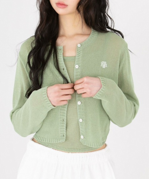 muahmuah(ムーアムーア)の「A'GEM/9 × .kom 『muah muah/ムーアムーア』REGULAR FIT ROUND CARDIGAN/レギュラーフィットラウンドカーディガン(カーディガン/ボレロ・レディース・アイボリー/ブラック/グリーン・FREE)」の1枚目の写真