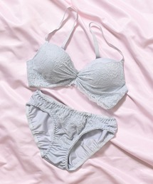 Honeys（ハニーズ）の「ノンワイヤーブラセット（ブラ&ショーツ）」