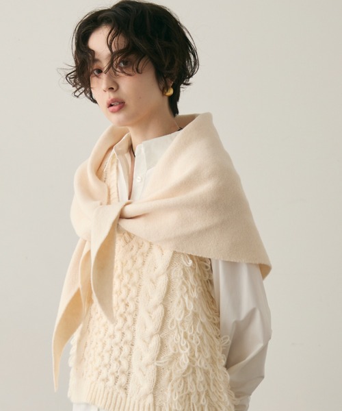 Paloma wool クリーム色のフード付きニットスカーフ もちもちニットトライアングルスカーフ（ストール/ショール）｜Trish