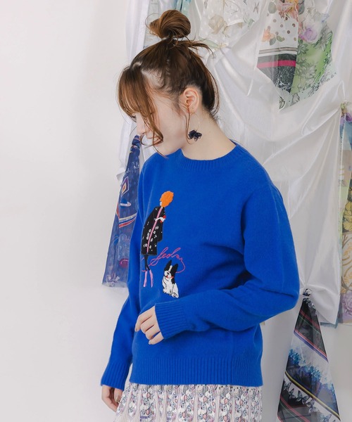 ScoLar(スカラー)の「153638:女の子とワンちゃん刺繍アップリケ ニットプルオーバー(ニット/セーター・レディース・アイボリー/ブルー・M)」の5枚目の写真