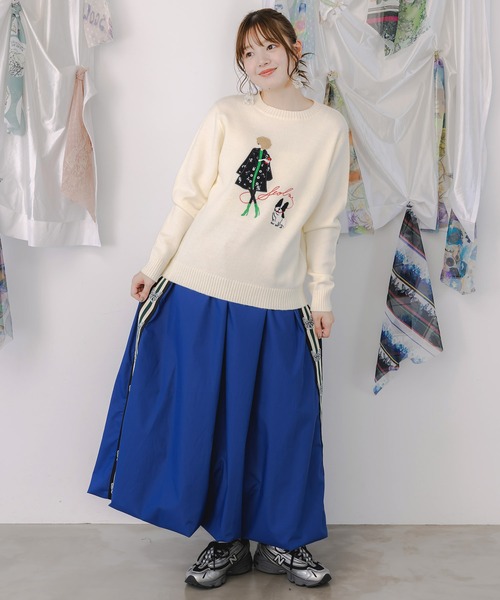 ScoLar(スカラー)の「153638:女の子とワンちゃん刺繍アップリケ ニットプルオーバー(ニット/セーター・レディース・アイボリー/ブルー・M)」の8枚目の写真
