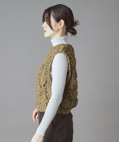 muller of yoshiokubo(ミュラーオブヨシオクボ)の「muller of yoshiokubo(ミュラーオブヨシオクボ)BUMPY VEST(ベスト・レディース・グリーン・00)」の2枚目の写真