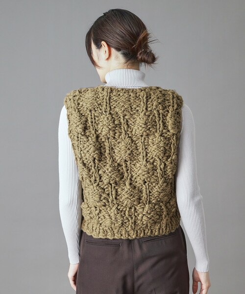 muller of yoshiokubo(ミュラーオブヨシオクボ)の「muller of yoshiokubo(ミュラーオブヨシオクボ)BUMPY VEST(ベスト・レディース・グリーン・00)」の3枚目の写真