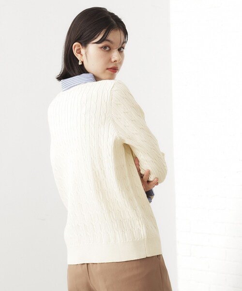 THE SHOP TK （ザ ショップ ティーケー ）の「【着るだけでコーデ完成】シャツレイヤード風 ケーブルニット（ニット/セーター・レディース・ネイビー/アイボリー/グレー・13/12）」の19枚目の写真