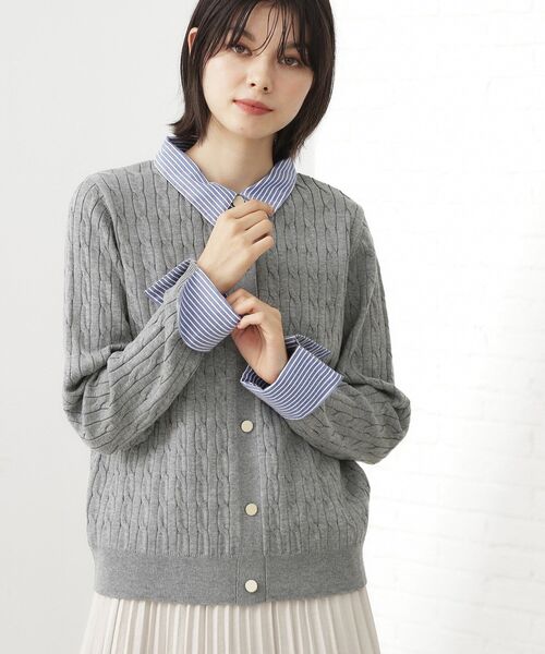 THE SHOP TK （ザ ショップ ティーケー ）の「【着るだけでコーデ完成】シャツレイヤード風 ケーブルニット（ニット/セーター・レディース・ネイビー/アイボリー/グレー・13/12）」の12枚目の写真