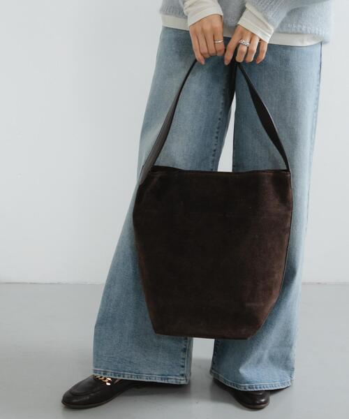 URBAN RESEARCH（アーバンリサーチ）の「ワンハンドルスウェードトートバッグ（トートバッグ・レディース・ダークブラウン/ベージュ系その他・-）」の2枚目の写真
